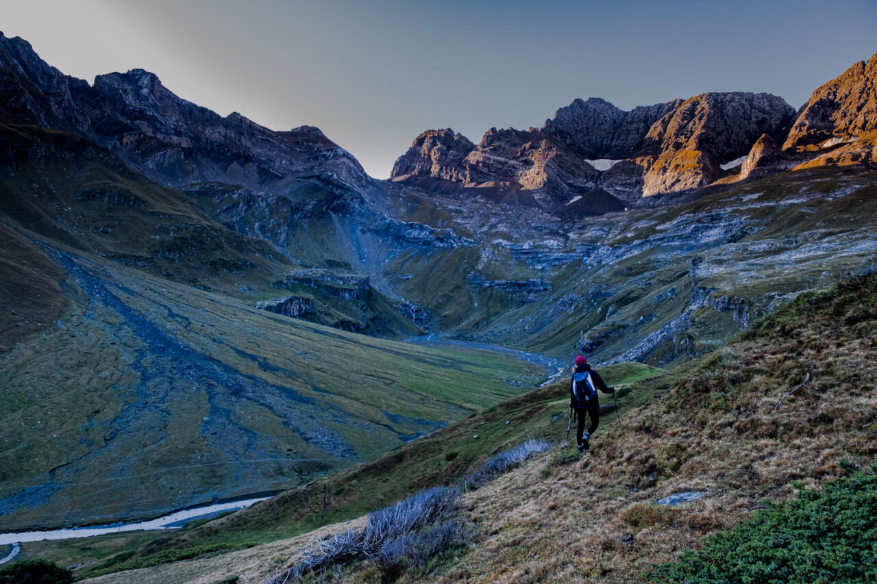 Cirque D Estaub Randonn E Refuge De Tourquerouye Globefreelancers