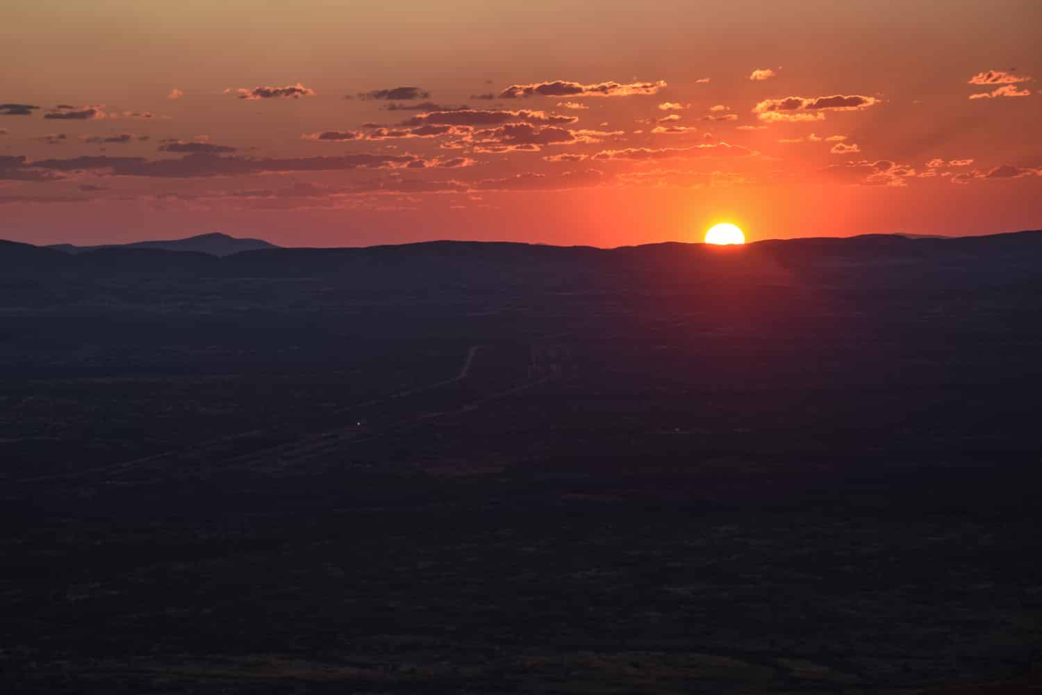 coucher de soleil sur la côte ouest de l'Australie au parc national de Karijini