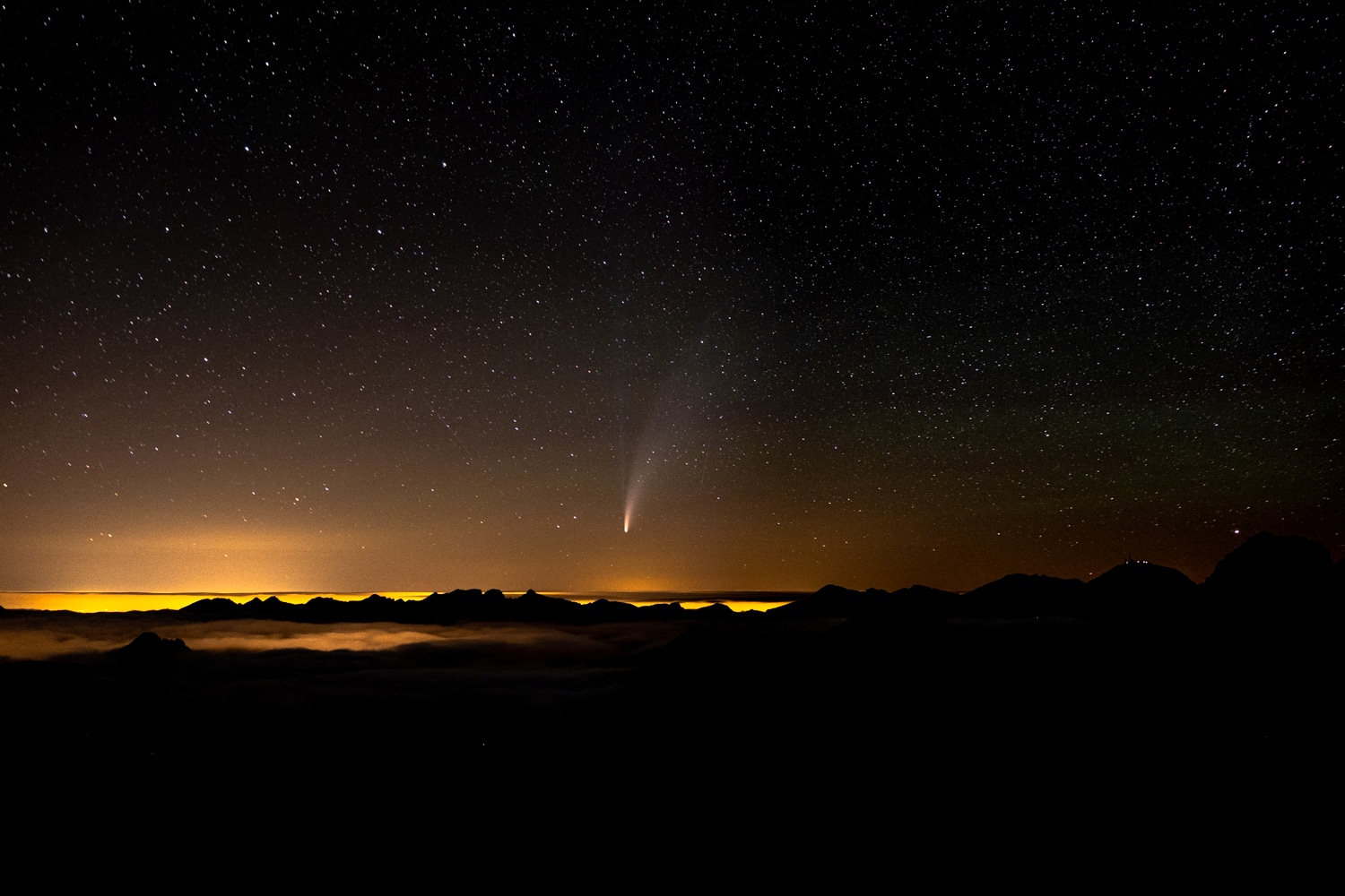 Comète Neowise au dessus des pyrénées