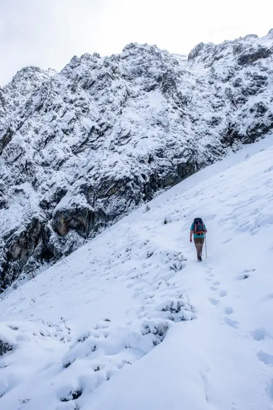Randonnée dans la neige dans les Hautes-Pyrénées