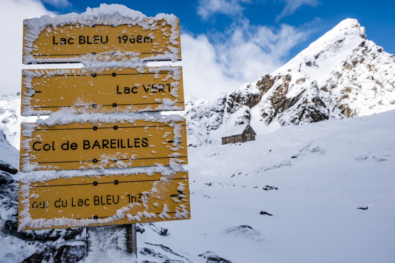 Panneau arrivée Lac Bleu de Lesponne randonnée dans les Hautes Pyrénées