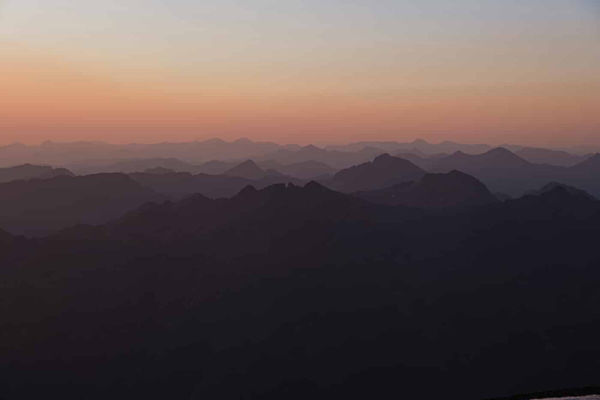 Pic du Montcalm au levé du soleil