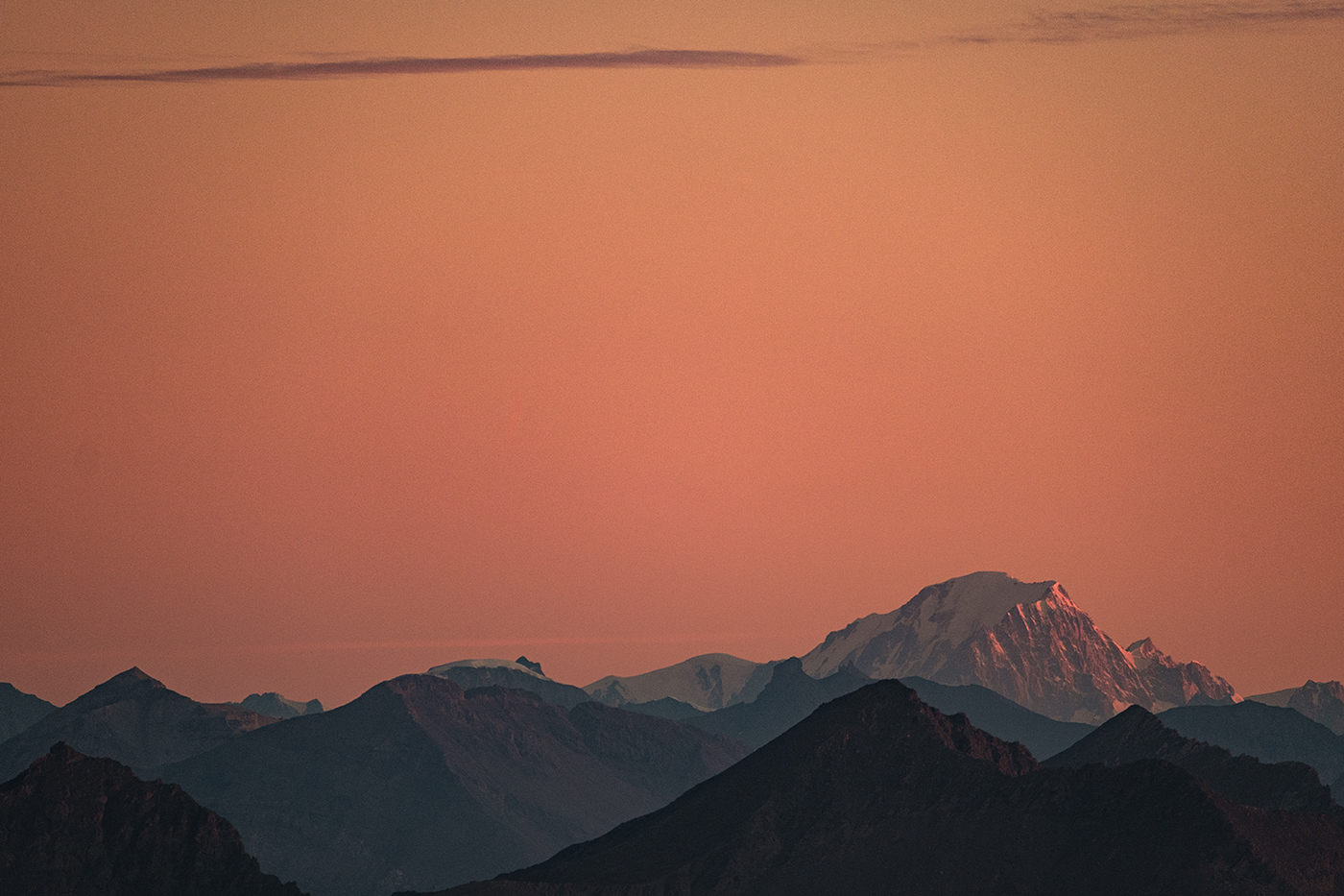 Randonnée dans les Alpes et vue sur le Mont Blanc