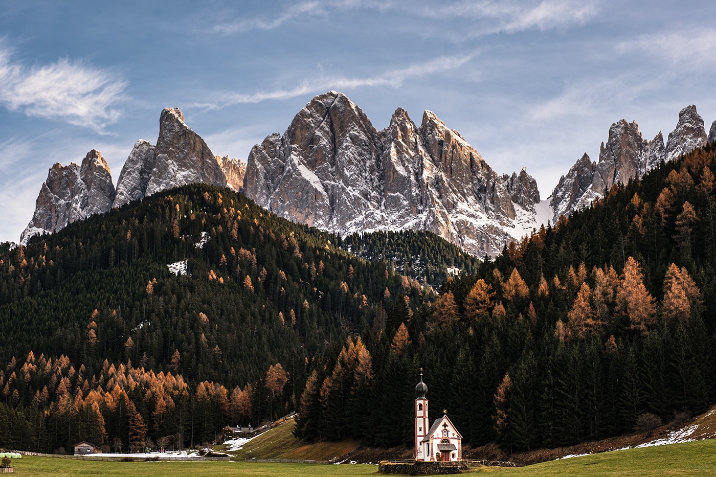 Chapelle San Giovanni dans les Dolomites road trip