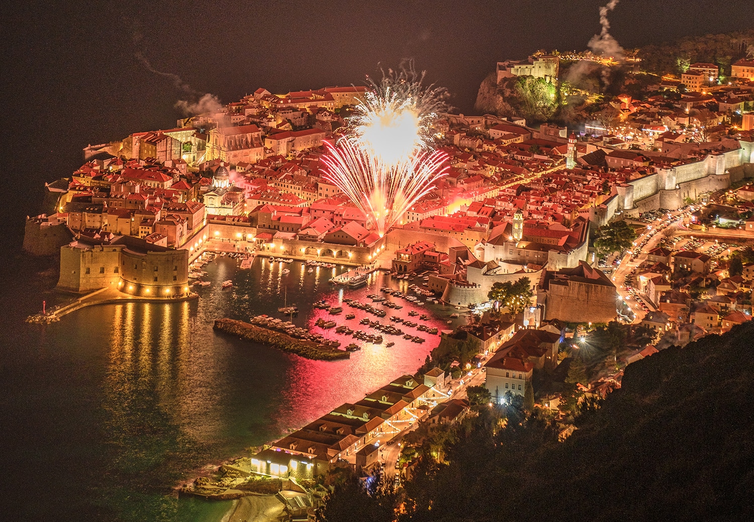 Feu d'artifice du nouvel an à Dubrovnik