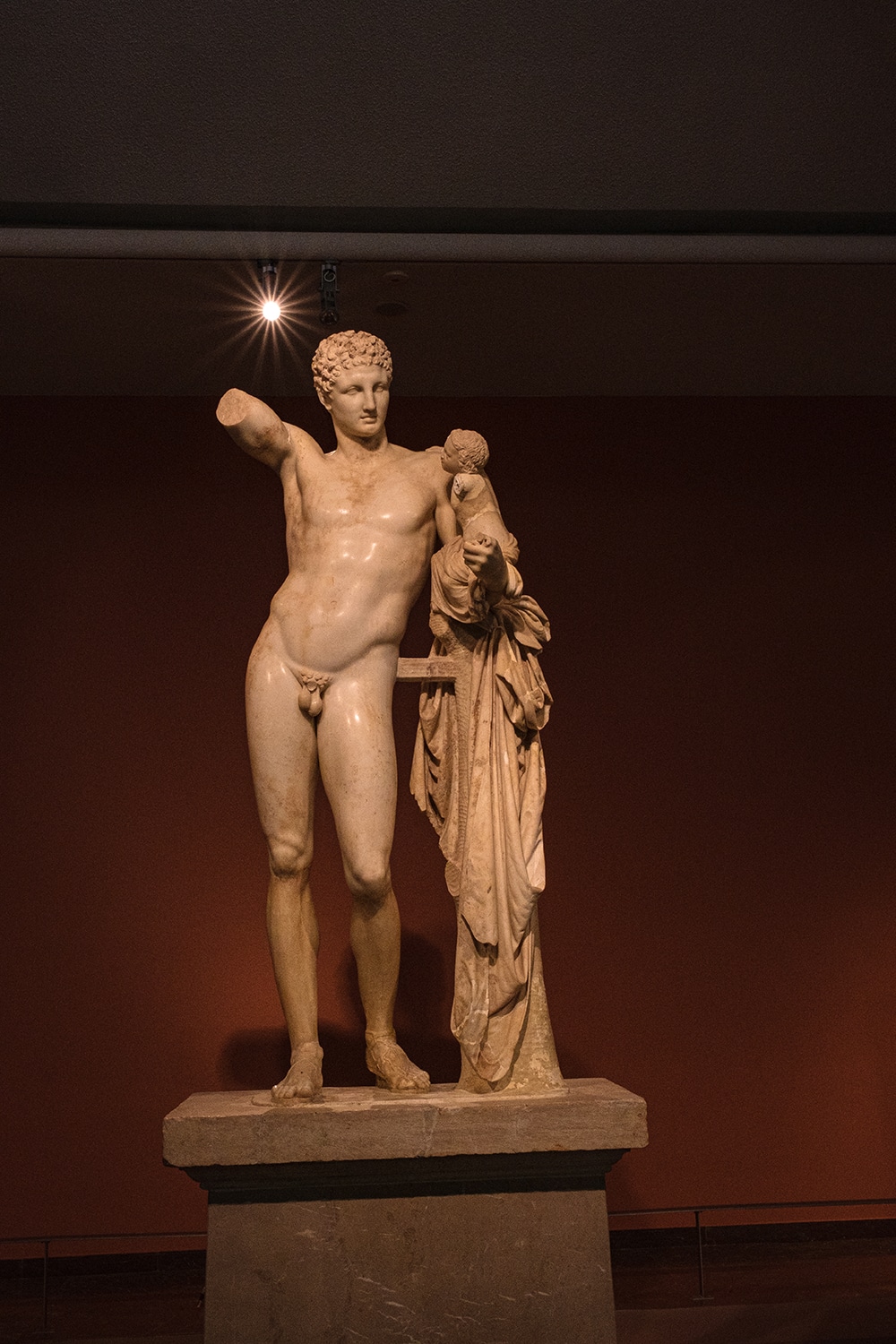 Statue dans le musée archeologique d'olympie