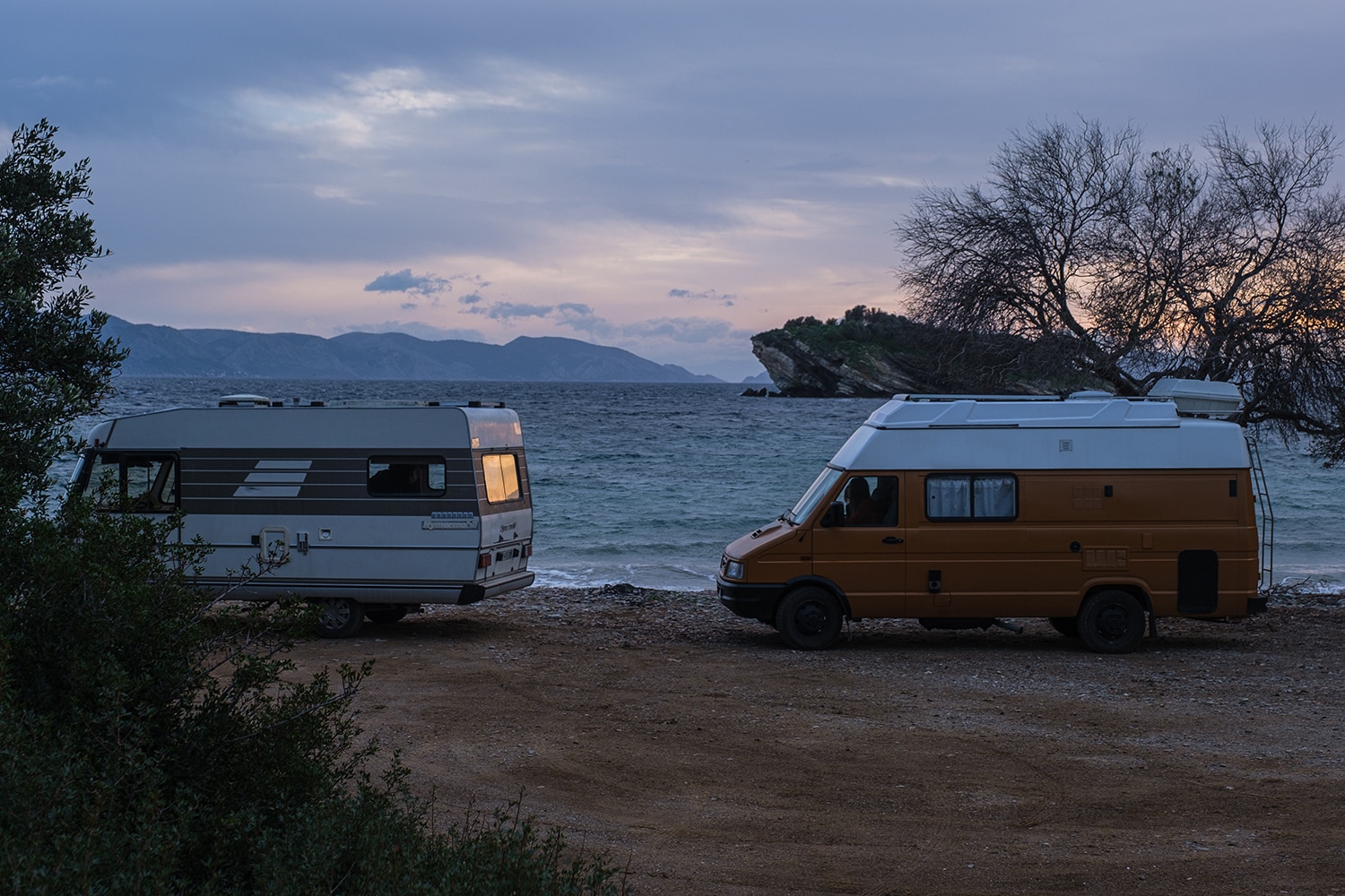 La vanlife en Grèce : voyage en véhicule aménagé