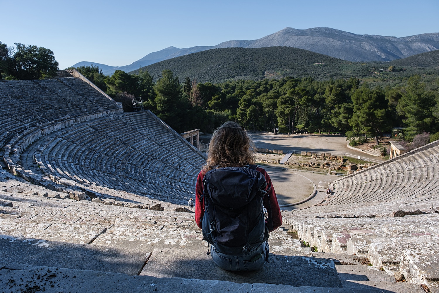 Amphithéâtre d'Épidaure dans le Péloponnèse à voir pendant un voyage en Grèce